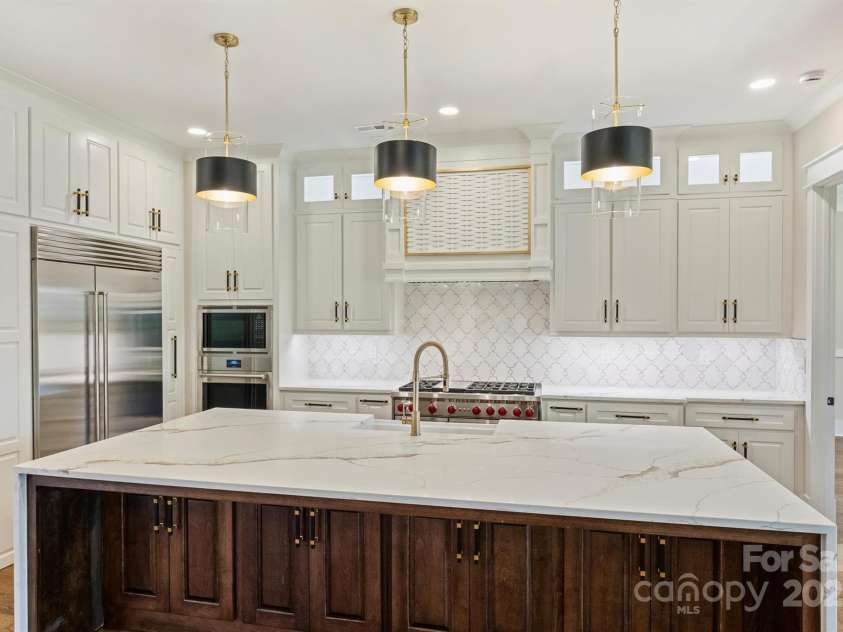 1211 Royal Prince Court, Charlotte, NC 28211.  MLS# CAR4155956, YatesRealty ID 16507. 