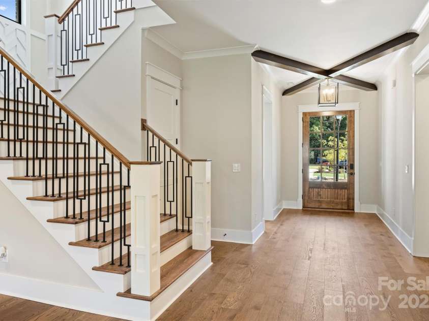 1211 Royal Prince Court, Charlotte, NC 28211.  MLS# CAR4155956, YatesRealty ID 16507. 