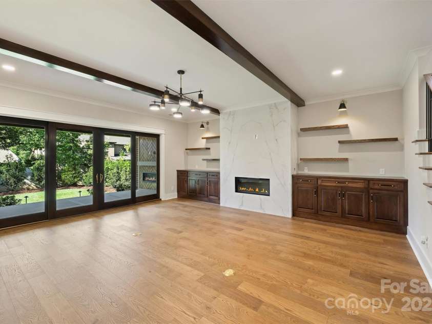 1211 Royal Prince Court, Charlotte, NC 28211.  MLS# CAR4155956, YatesRealty ID 16507. 