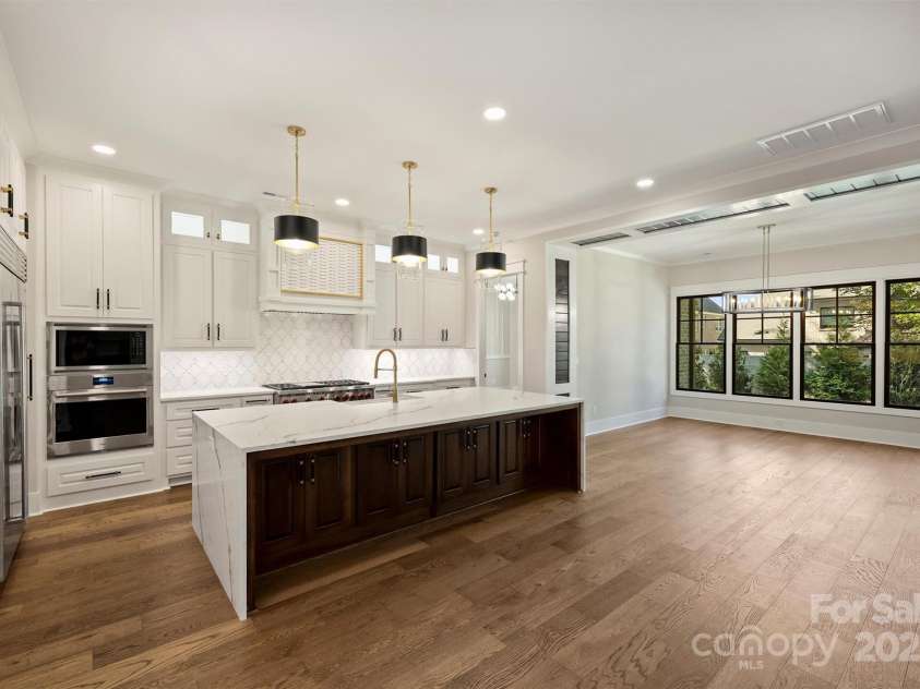 1211 Royal Prince Court, Charlotte, NC 28211.  MLS# CAR4155956, YatesRealty ID 16507. 