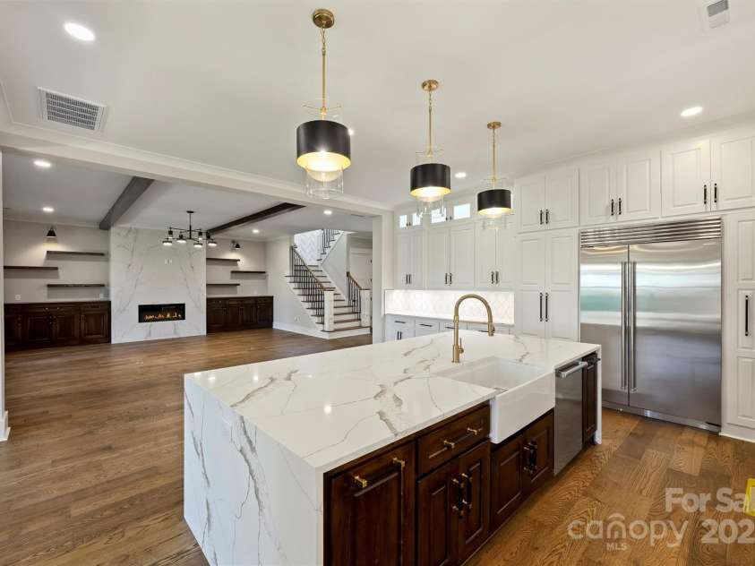 1211 Royal Prince Court, Charlotte, NC 28211.  MLS# CAR4155956, YatesRealty ID 16507. 