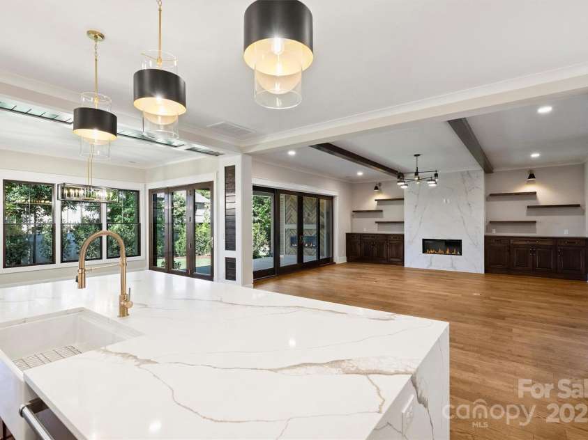 1211 Royal Prince Court, Charlotte, NC 28211.  MLS# CAR4155956, YatesRealty ID 16507. 