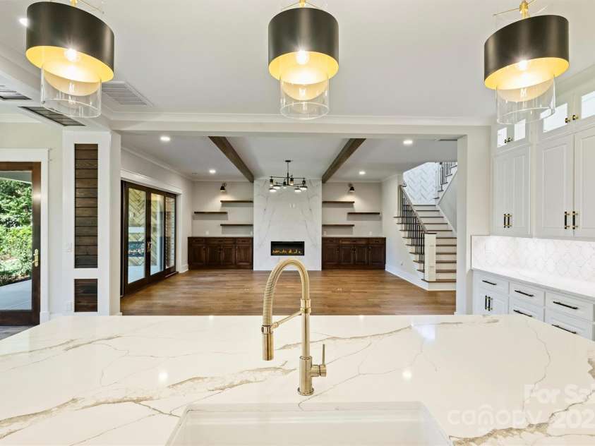 1211 Royal Prince Court, Charlotte, NC 28211.  MLS# CAR4155956, YatesRealty ID 16507. 