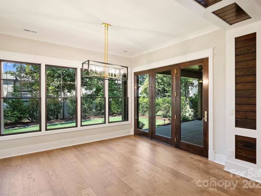 1211 Royal Prince Court, Charlotte, NC 28211.  MLS# CAR4155956, YatesRealty ID 16507. 