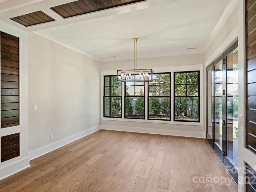 1211 Royal Prince Court, Charlotte, NC 28211.  MLS# CAR4155956, YatesRealty ID 16507. 