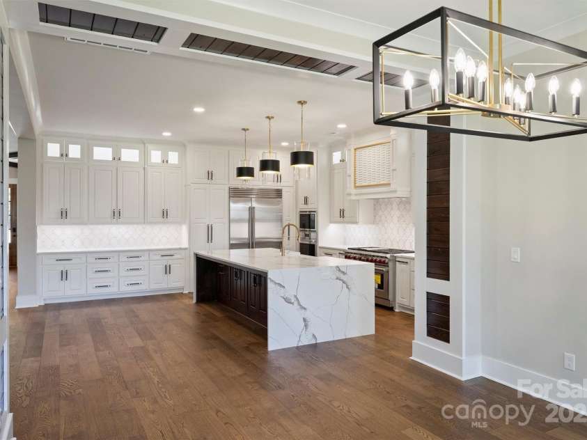 1211 Royal Prince Court, Charlotte, NC 28211.  MLS# CAR4155956, YatesRealty ID 16507. 