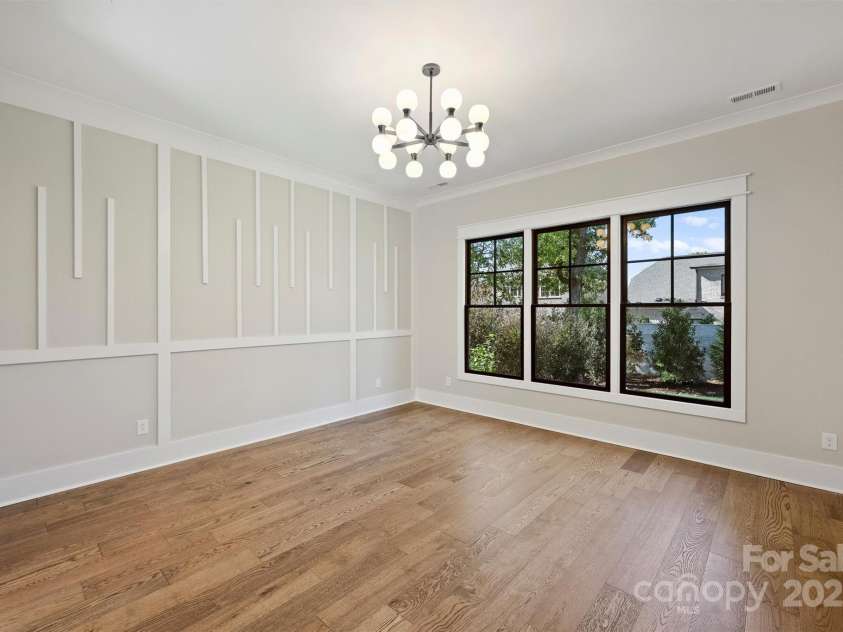 1211 Royal Prince Court, Charlotte, NC 28211.  MLS# CAR4155956, YatesRealty ID 16507. Primary Bedroom