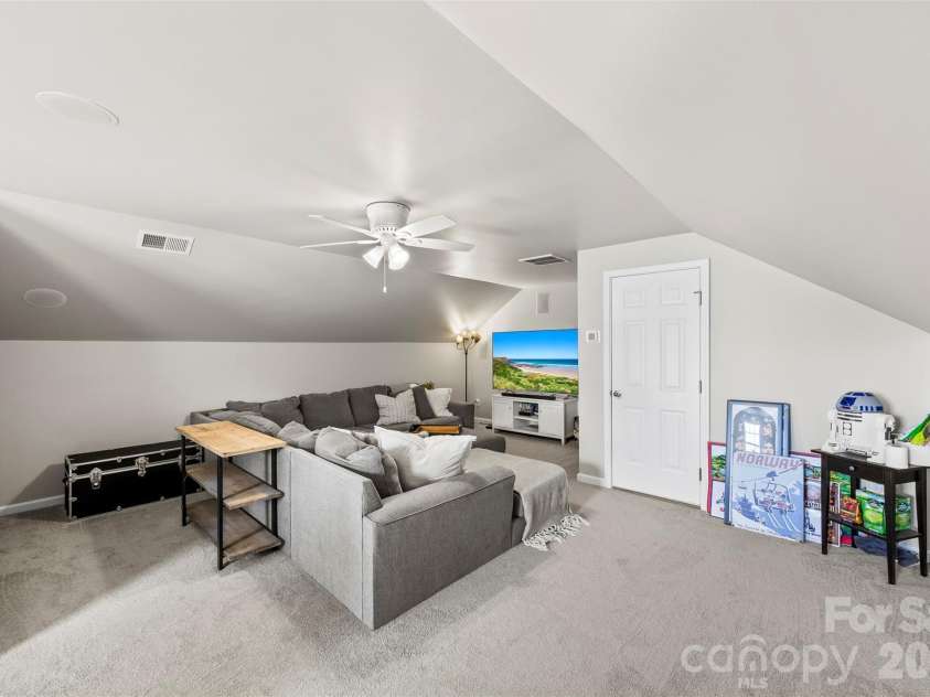 1229 Periwinkle Drive, Waxhaw, NC 28173.  MLS# CAR4373311, YatesRealty ID 16507. 3rd level bonus/flex room