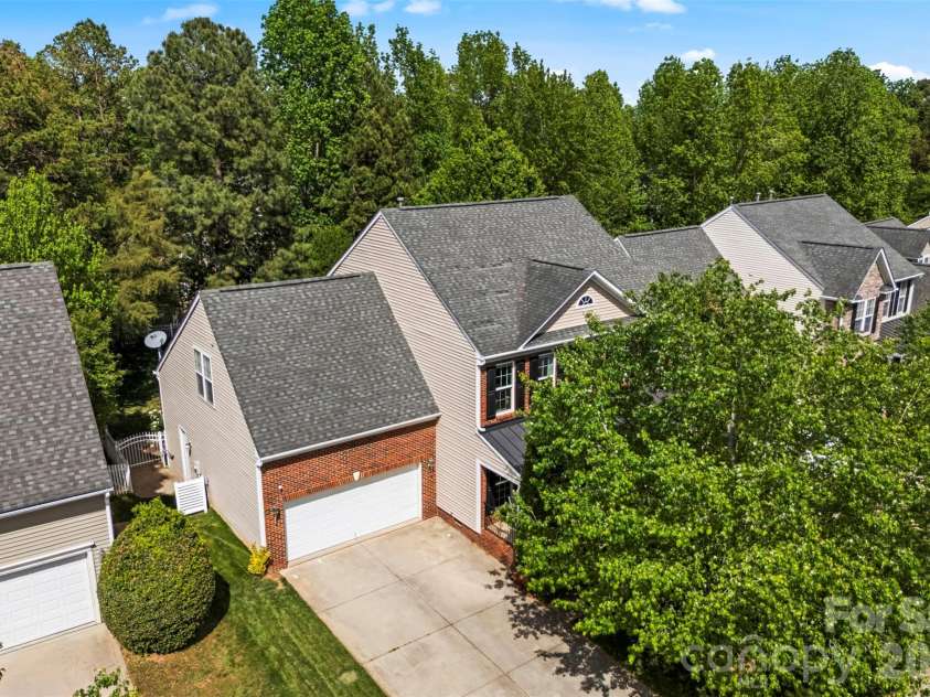1229 Periwinkle Drive, Waxhaw, NC 28173.  MLS# CAR4373311, YatesRealty ID 16507. 