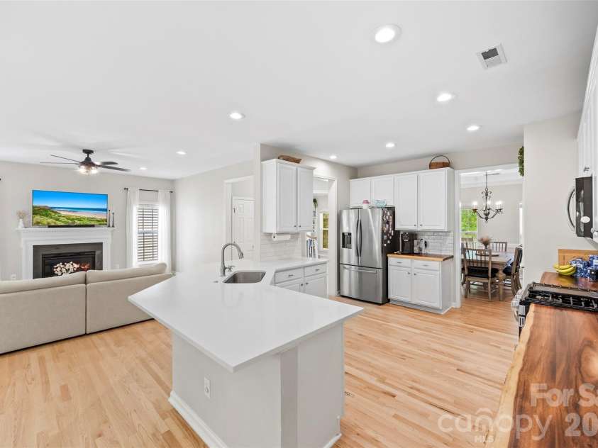 1229 Periwinkle Drive, Waxhaw, NC 28173.  MLS# CAR4373311, YatesRealty ID 16507. 