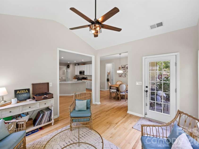 1229 Periwinkle Drive, Waxhaw, NC 28173.  MLS# CAR4373311, YatesRealty ID 16507. 