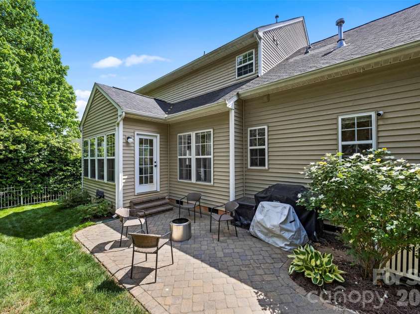 1229 Periwinkle Drive, Waxhaw, NC 28173.  MLS# CAR4373311, YatesRealty ID 16507. 