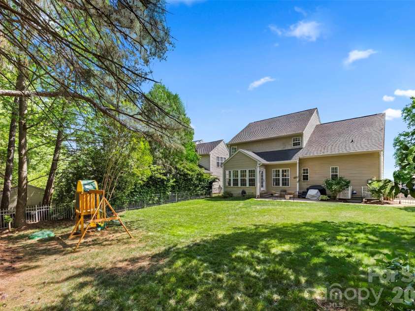 1229 Periwinkle Drive, Waxhaw, NC 28173.  MLS# CAR4373311, YatesRealty ID 16507. 