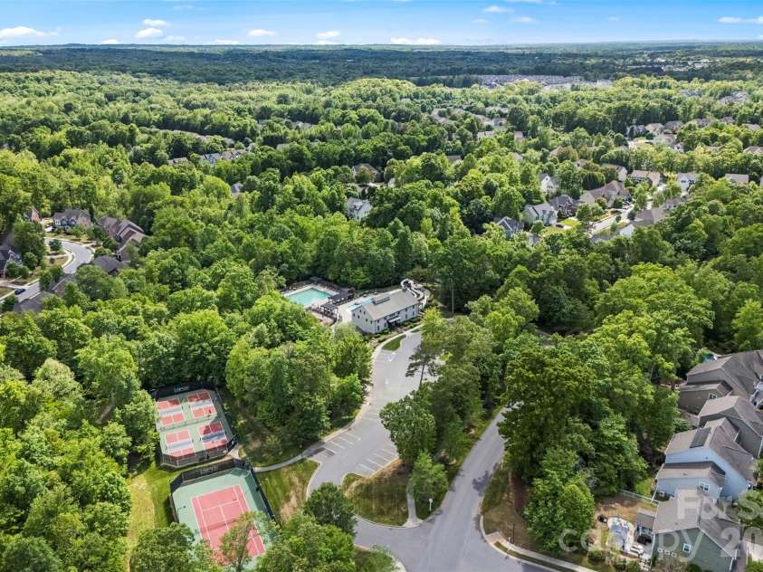 1229 Periwinkle Drive, Waxhaw, NC 28173.  MLS# CAR4373311, YatesRealty ID 16507. Amenity-rich Lawson!