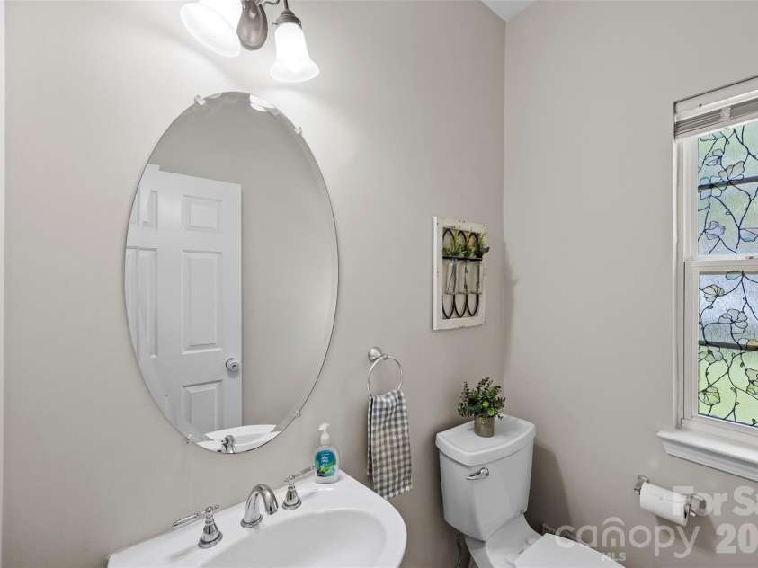 1229 Periwinkle Drive, Waxhaw, NC 28173.  MLS# CAR4373311, YatesRealty ID 16507. Powder Room