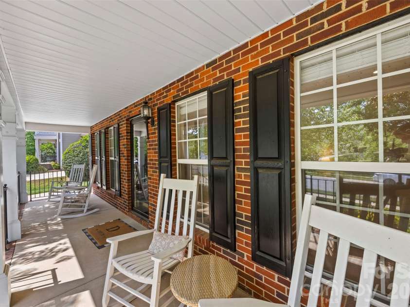 1229 Periwinkle Drive, Waxhaw, NC 28173.  MLS# CAR4373311, YatesRealty ID 16507. Welcoming front porch
