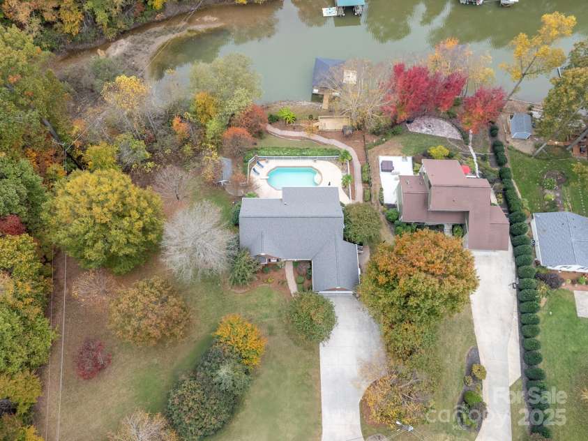 271 Lockhard Circle, Troutman, NC 28166.  MLS# CAR4194496, YatesRealty ID 16508. 