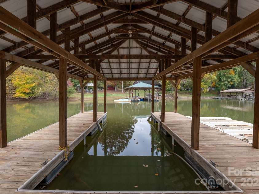 271 Lockhard Circle, Troutman, NC 28166.  MLS# CAR4194496, YatesRealty ID 16508. 