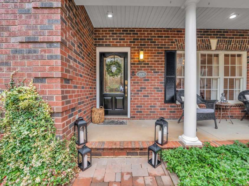 271 Lockhard Circle, Troutman, NC 28166.  MLS# CAR4194496, YatesRealty ID 16508. YOU'RE GOING TO LOVE LIVING AT 271 LOCKHARD CIRCLE!!