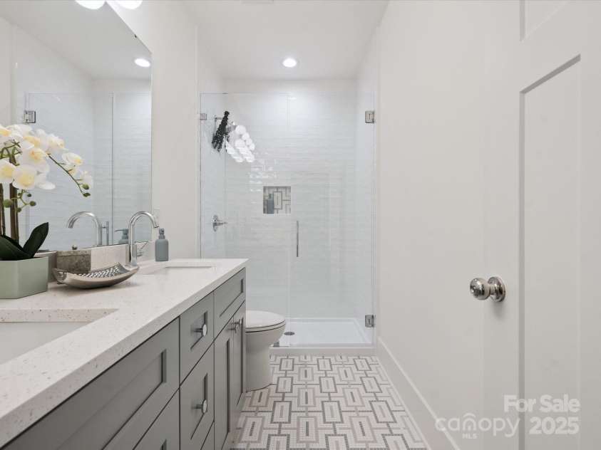4111 Rutgers Avenue, Charlotte, NC 28206.  MLS# CAR4280280, YatesRealty ID 16508. 
