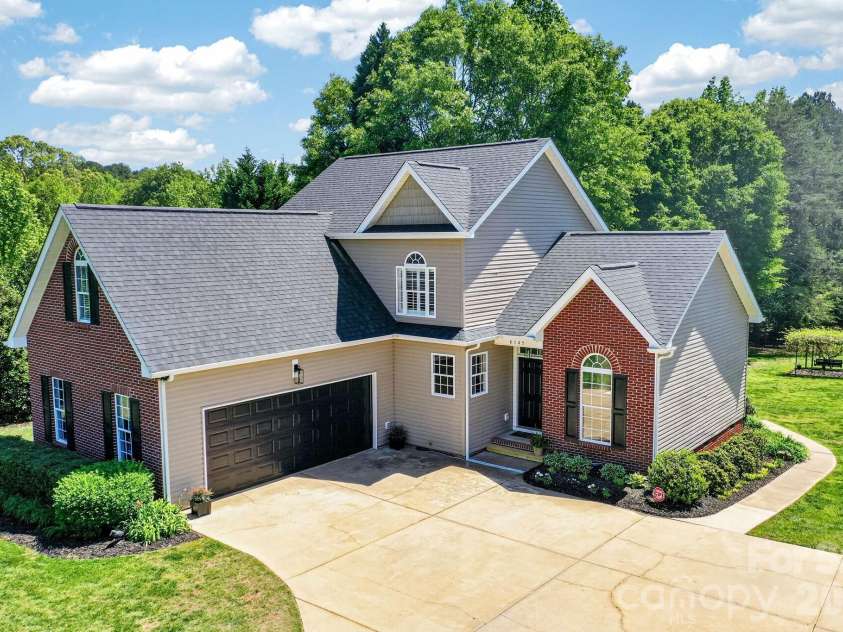 8145 Monbo Road, Catawba, NC 28609.  MLS# CAR4369669, YatesRealty ID 16509. 8145 Monbo Rd Welcome Home!  