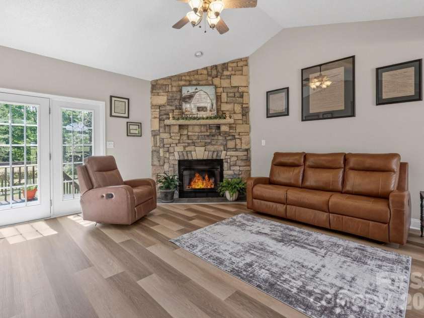 8145 Monbo Road, Catawba, NC 28609.  MLS# CAR4369669, YatesRealty ID 16509. New floors neutral colors