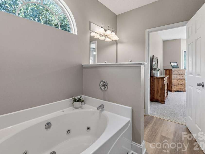 8145 Monbo Road, Catawba, NC 28609.  MLS# CAR4369669, YatesRealty ID 16509. Shower and separate tub