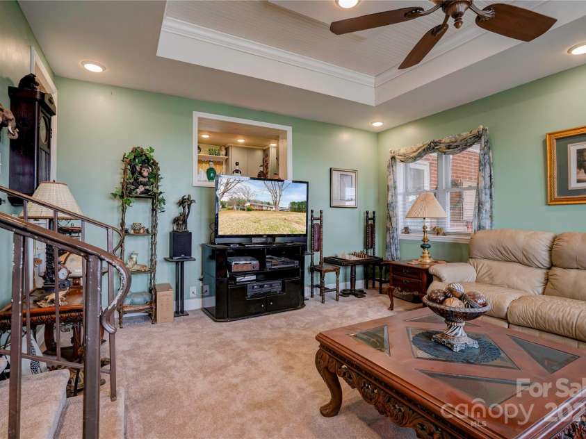 107 Destiny Lane, Shelby, NC 28150.  MLS# CAR4234069, YatesRealty ID 1651. Family Room