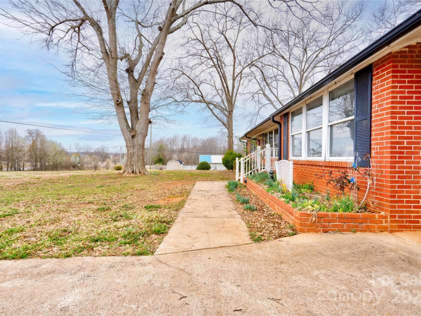 107 Destiny Lane, Shelby, NC 28150.  MLS# CAR4234069, YatesRealty ID 1651. Front Sidewalk
