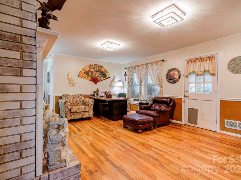 107 Destiny Lane, Shelby, NC 28150.  MLS# CAR4234069, YatesRealty ID 1651. Living Room