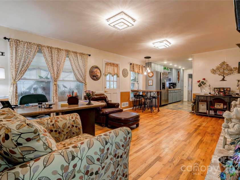 107 Destiny Lane, Shelby, NC 28150.  MLS# CAR4234069, YatesRealty ID 1651. Living Room