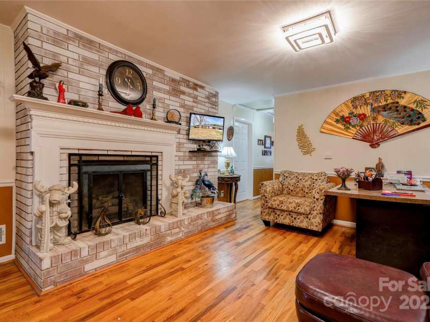 107 Destiny Lane, Shelby, NC 28150.  MLS# CAR4234069, YatesRealty ID 1651. Living Room