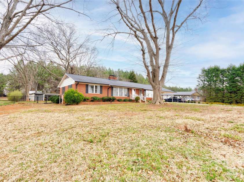 107 Destiny Lane, Shelby, NC 28150.  MLS# CAR4234069, YatesRealty ID 1651. Side View of Front