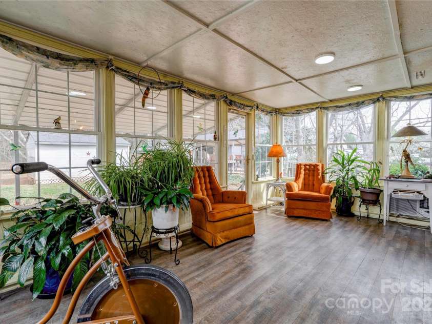107 Destiny Lane, Shelby, NC 28150.  MLS# CAR4234069, YatesRealty ID 1651. Sunroom