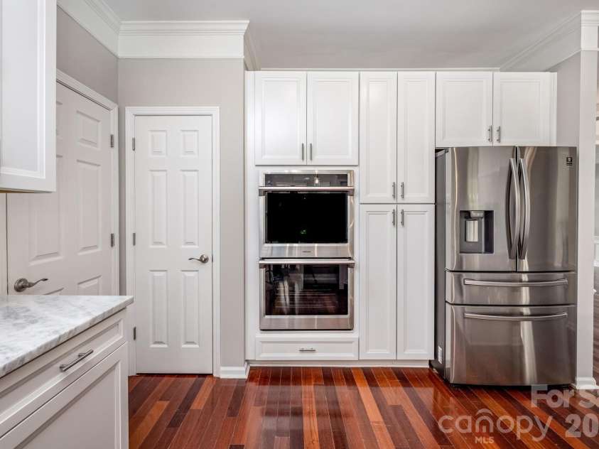 107 Monterey Drive, Mooresville, NC 28117.  MLS# CAR4372310, YatesRealty ID 16510. Kitchen