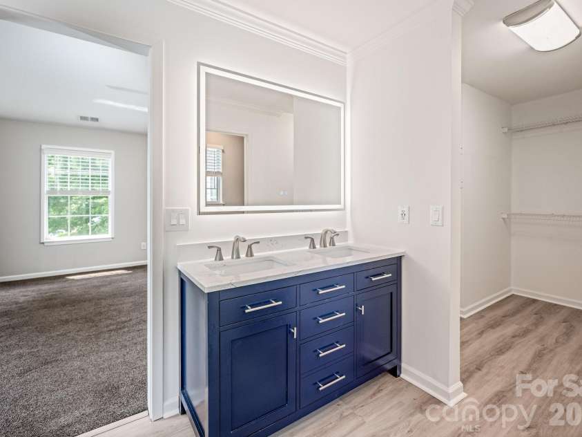 107 Monterey Drive, Mooresville, NC 28117.  MLS# CAR4372310, YatesRealty ID 16510. Primary Bath