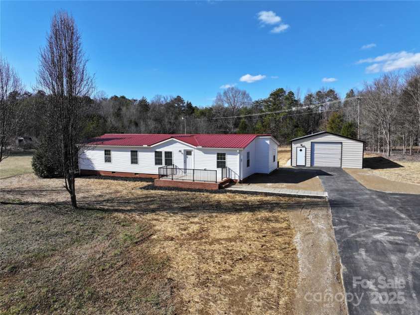 291 Patterson Farm Road, Mooresville, NC 28115.  MLS# CAR4219052, YatesRealty ID 16510. 