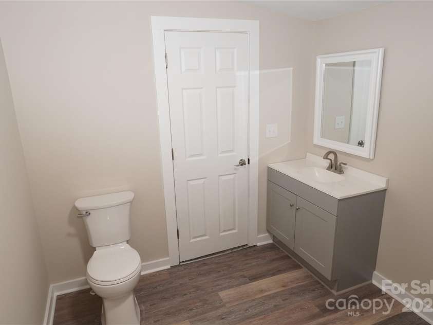 291 Patterson Farm Road, Mooresville, NC 28115.  MLS# CAR4219052, YatesRealty ID 16510. Primary bedroom bath b