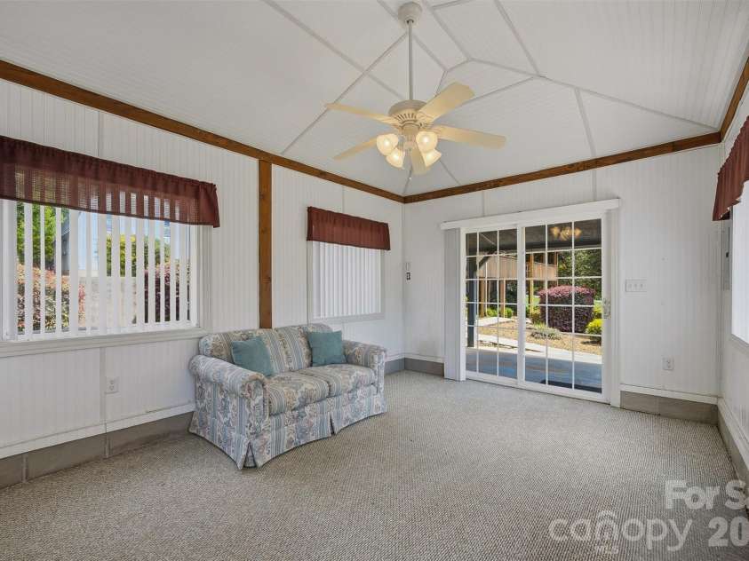 101 Regina Drive, Morganton, NC 28655.  MLS# CAR4369882, YatesRealty ID 16511. 