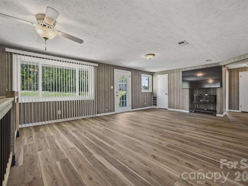 101 Regina Drive, Morganton, NC 28655.  MLS# CAR4369882, YatesRealty ID 16511. 
