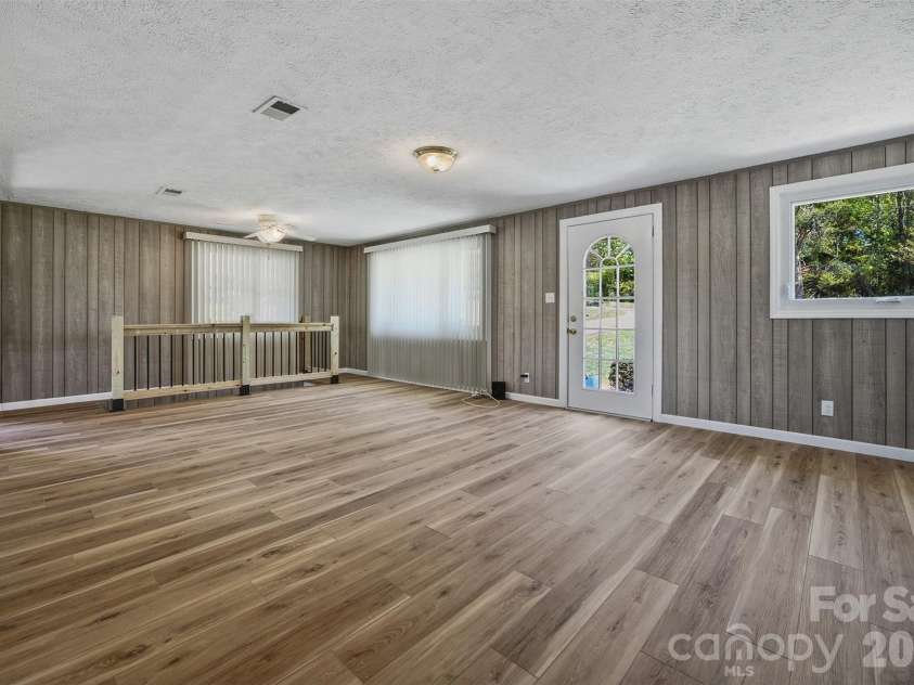 101 Regina Drive, Morganton, NC 28655.  MLS# CAR4369882, YatesRealty ID 16511. 