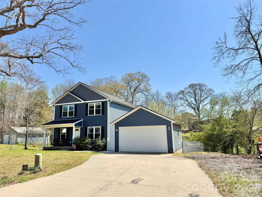 115 Old Meadowbrook Road, Mooresville, NC 28115.  MLS# CAR4360160, YatesRealty ID 16512. 