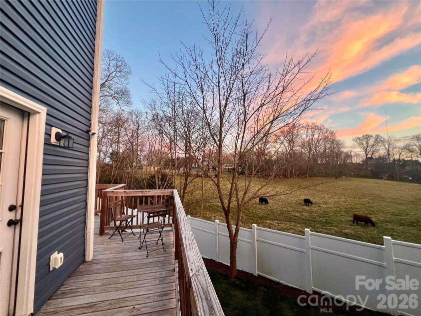 115 Old Meadowbrook Road, Mooresville, NC 28115.  MLS# CAR4360160, YatesRealty ID 16512. 