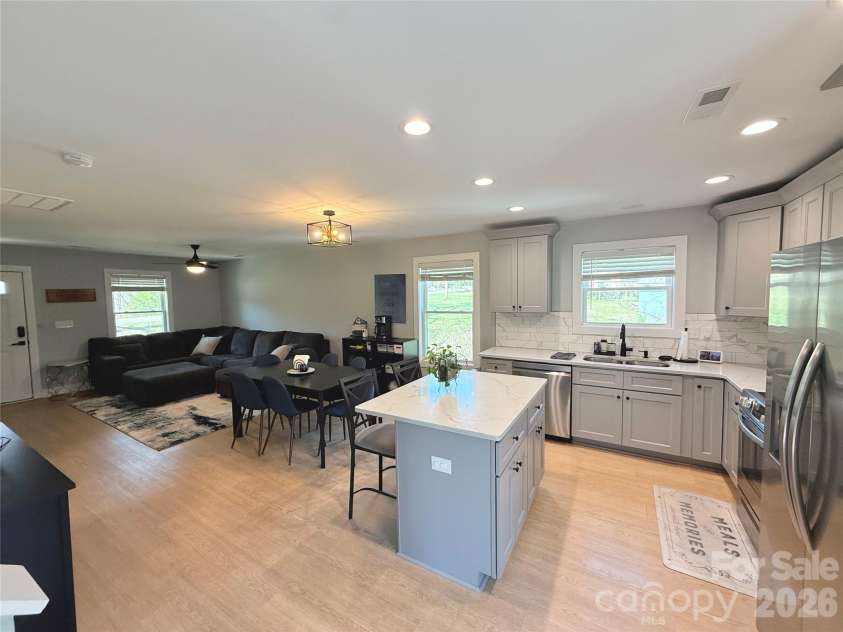 115 Old Meadowbrook Road, Mooresville, NC 28115.  MLS# CAR4360160, YatesRealty ID 16512. 