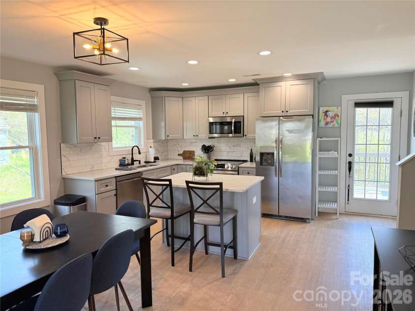 115 Old Meadowbrook Road, Mooresville, NC 28115.  MLS# CAR4360160, YatesRealty ID 16512. 