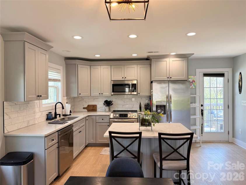 115 Old Meadowbrook Road, Mooresville, NC 28115.  MLS# CAR4360160, YatesRealty ID 16512. 