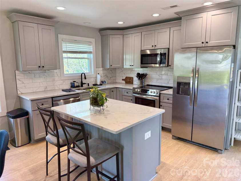 115 Old Meadowbrook Road, Mooresville, NC 28115.  MLS# CAR4360160, YatesRealty ID 16512. 