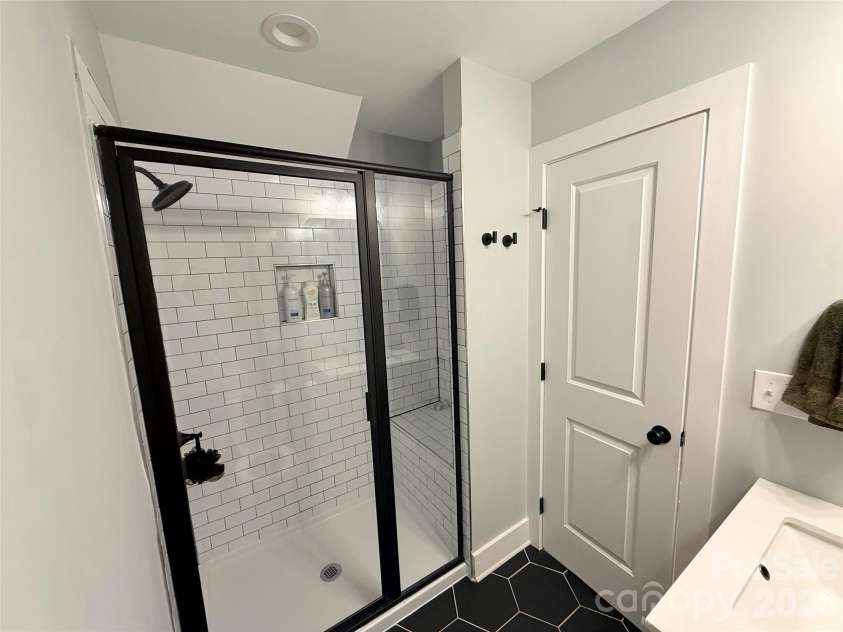 115 Old Meadowbrook Road, Mooresville, NC 28115.  MLS# CAR4360160, YatesRealty ID 16512. 