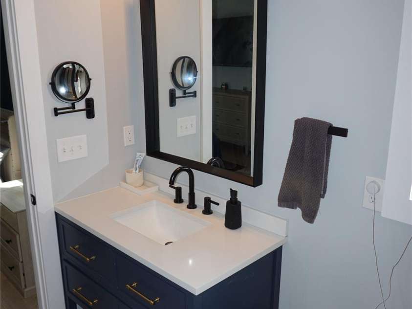 115 Old Meadowbrook Road, Mooresville, NC 28115.  MLS# CAR4360160, YatesRealty ID 16512. 
