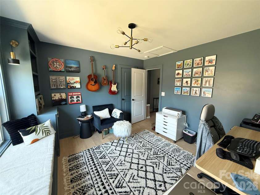 115 Old Meadowbrook Road, Mooresville, NC 28115.  MLS# CAR4360160, YatesRealty ID 16512. 